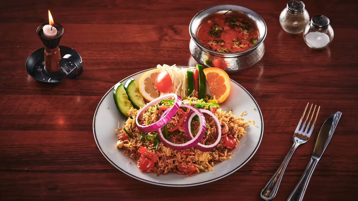 54. Gosht Hyderabadi Biryani (M, C, SN)